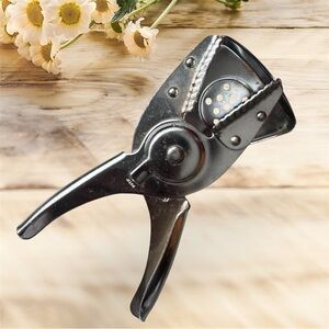 $10 Add-on | Vintage Lemon Squeezer